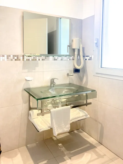 Due camere comunicanti per famiglie a Rimini - foto 7